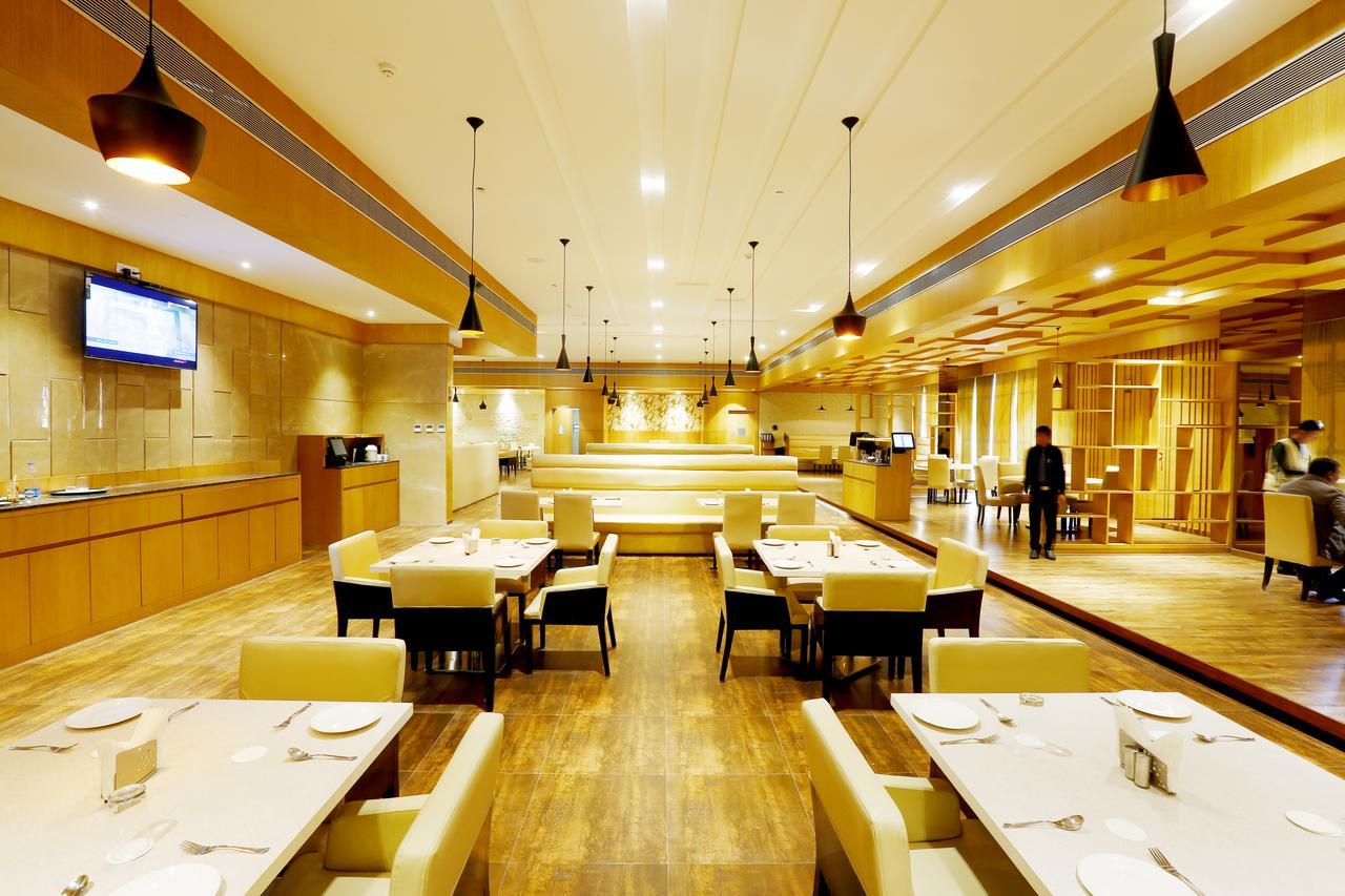 Sk Park Blu Hotel Sonipat Exterior foto