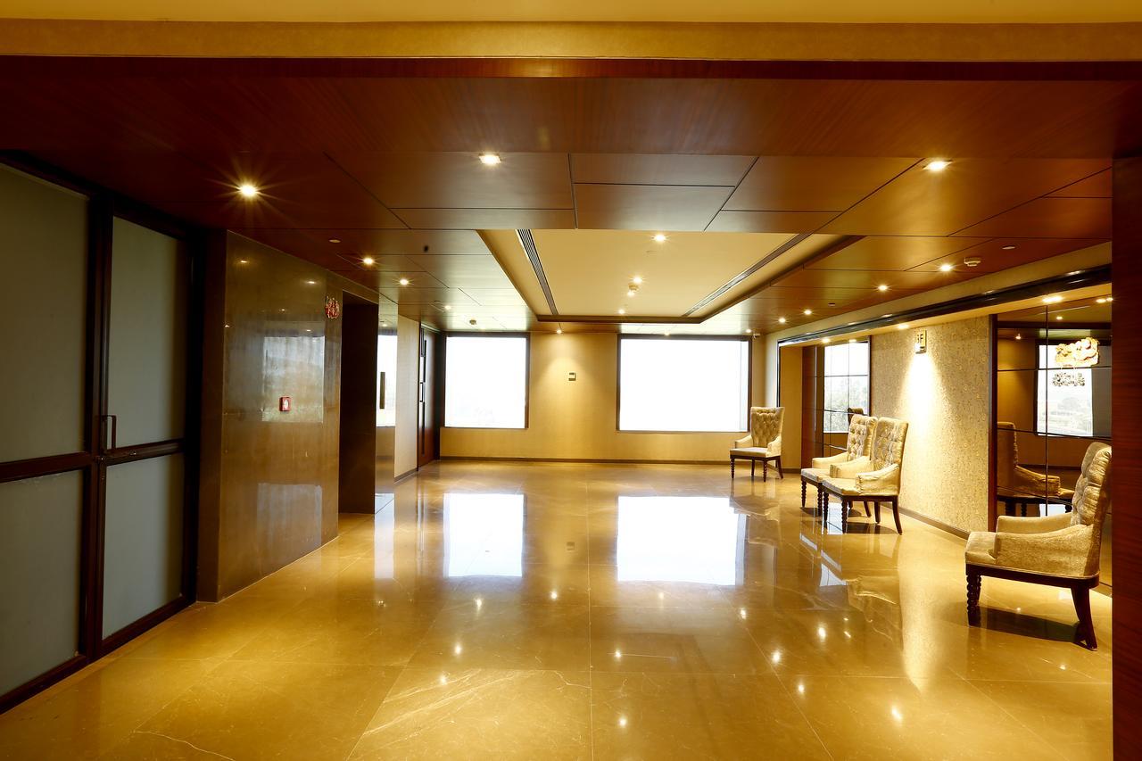Sk Park Blu Hotel Sonipat Exterior foto