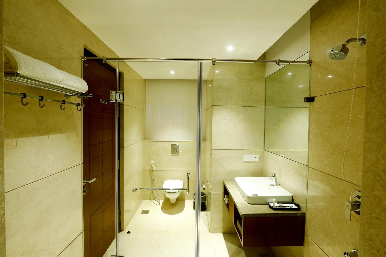 Sk Park Blu Hotel Sonipat Exterior foto