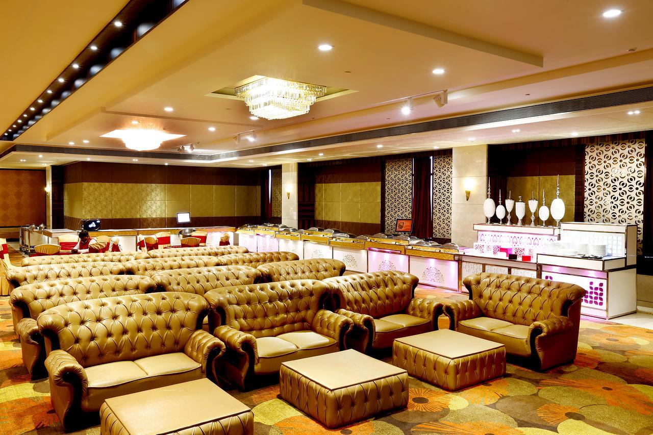 Sk Park Blu Hotel Sonipat Exterior foto
