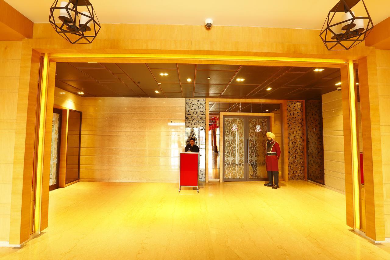 Sk Park Blu Hotel Sonipat Exterior foto